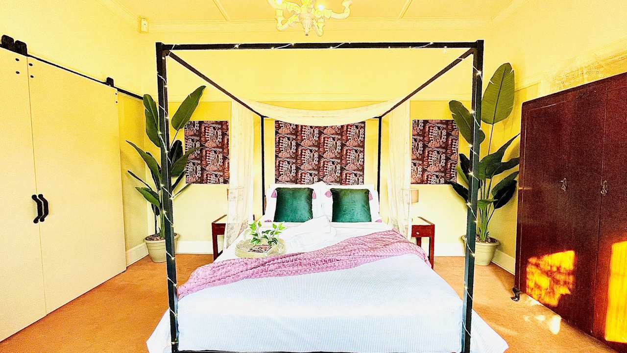 Furnished room in a share house