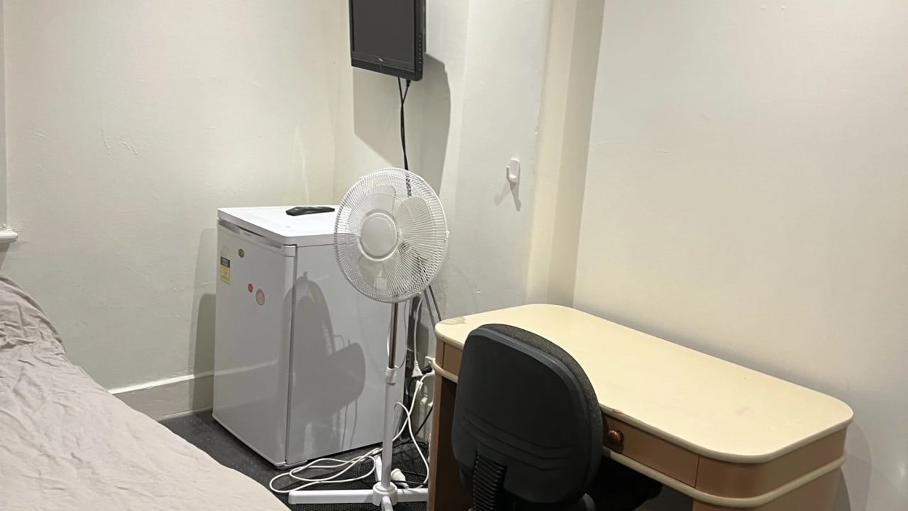 Furnished room in a share house