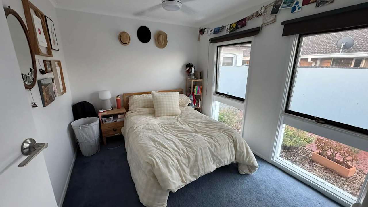 Furnished room in a share house