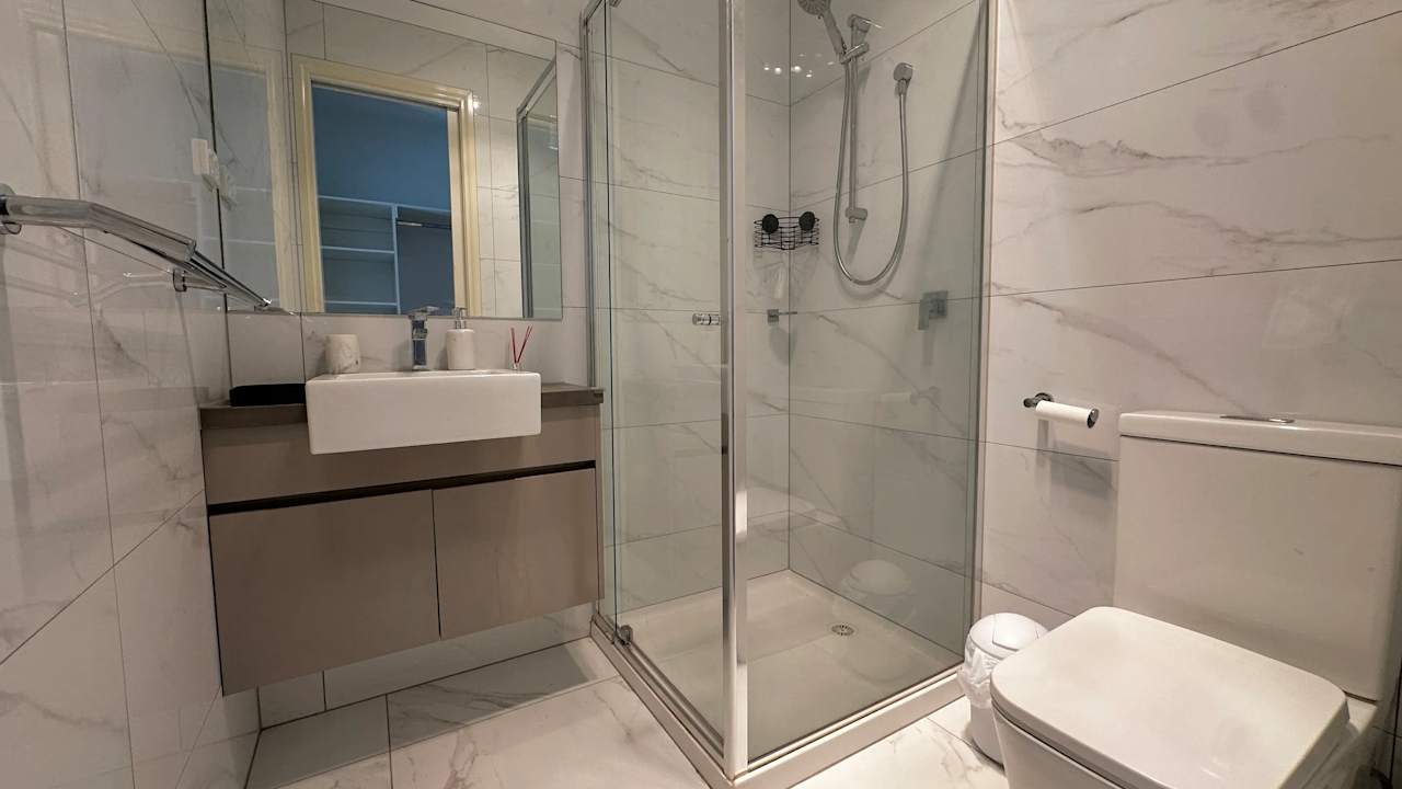 Unfurnished room with own bathroom