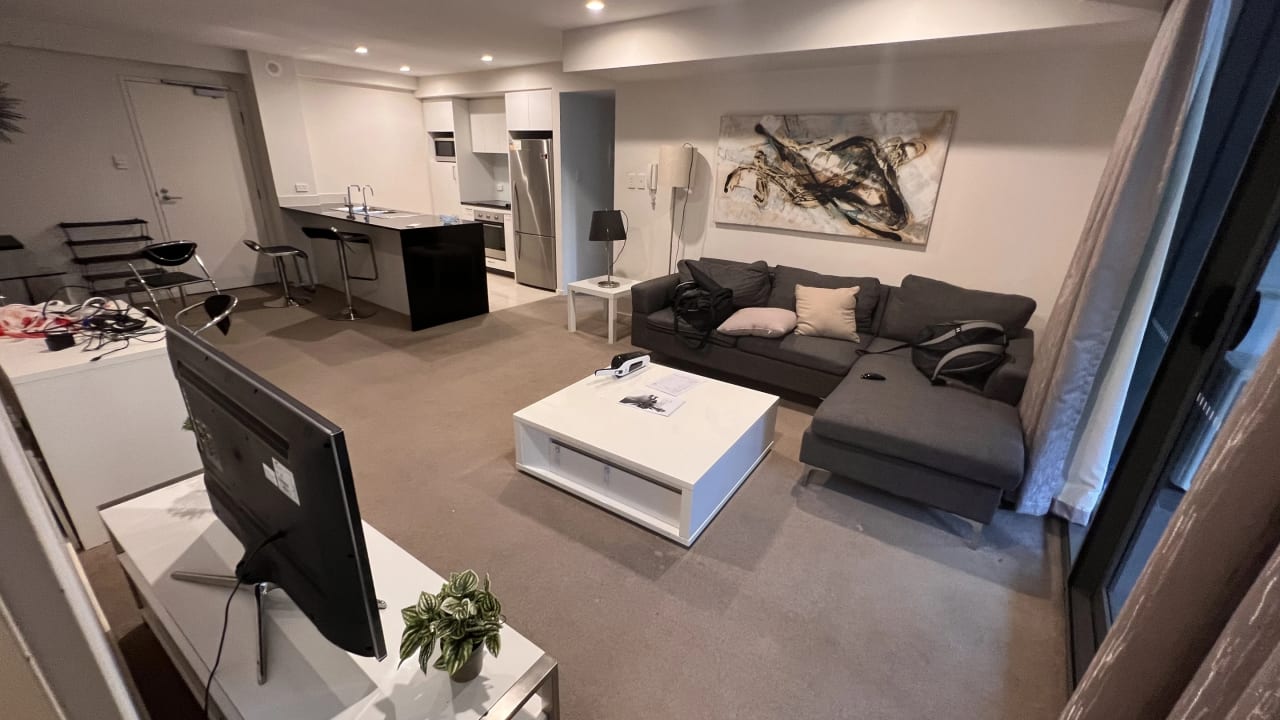 Furnished room with ensuite in a flatshare