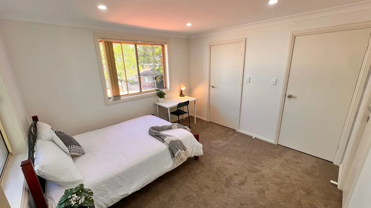 Furnished room in a share house