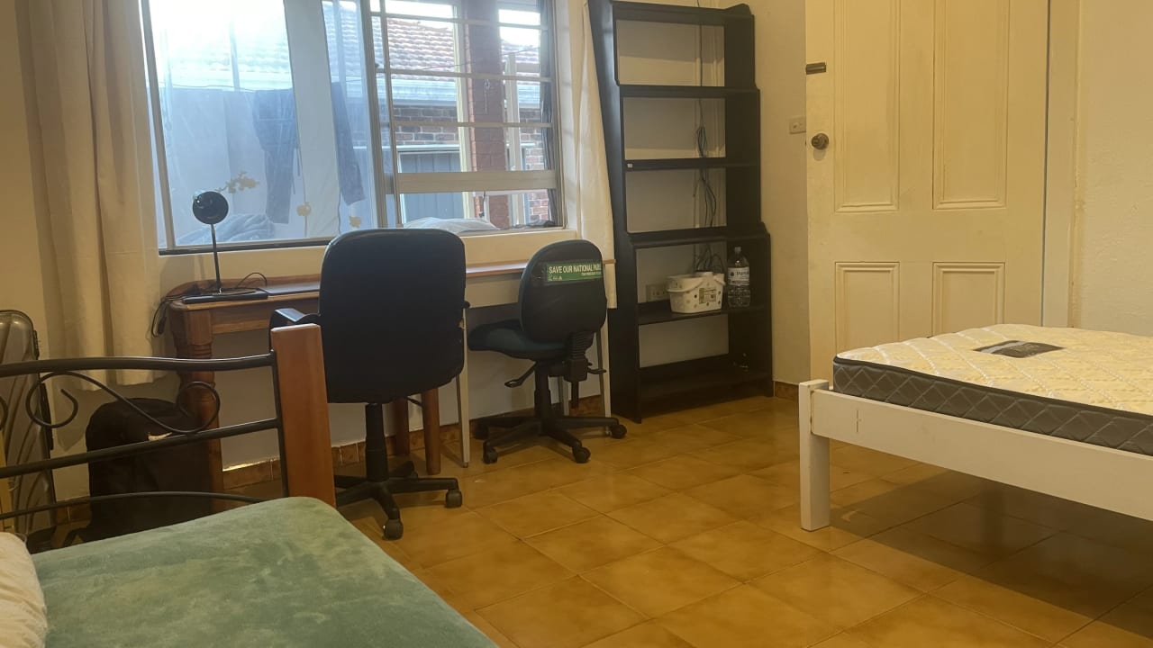 Furnished room in a share house