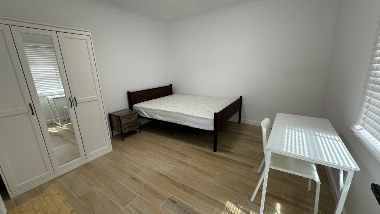 Furnished room in a share house