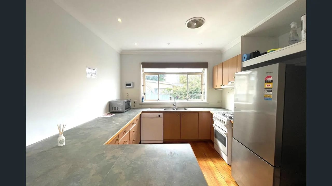 Room in a share house