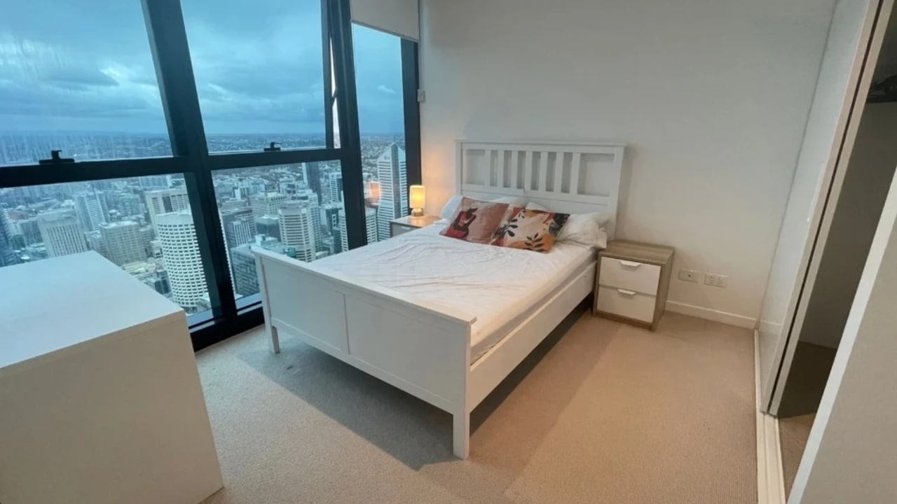 Furnished room with ensuite in a flatshare