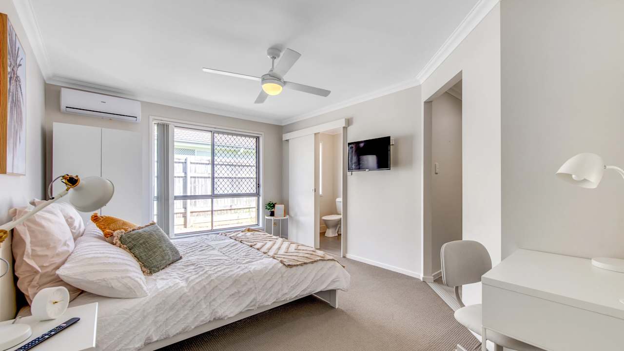 Furnished room with own bathroom