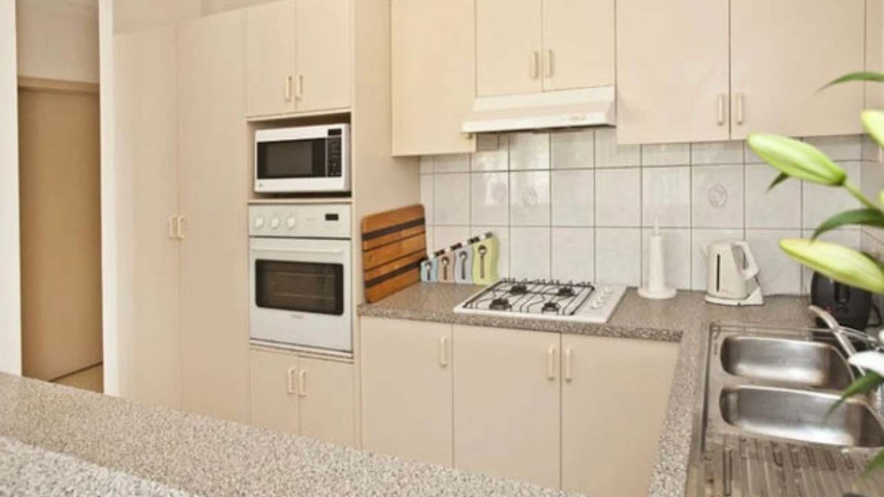 Room in a share house