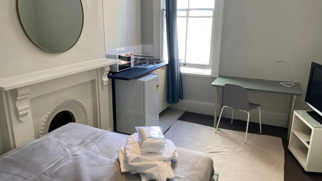 Furnished room in a share house