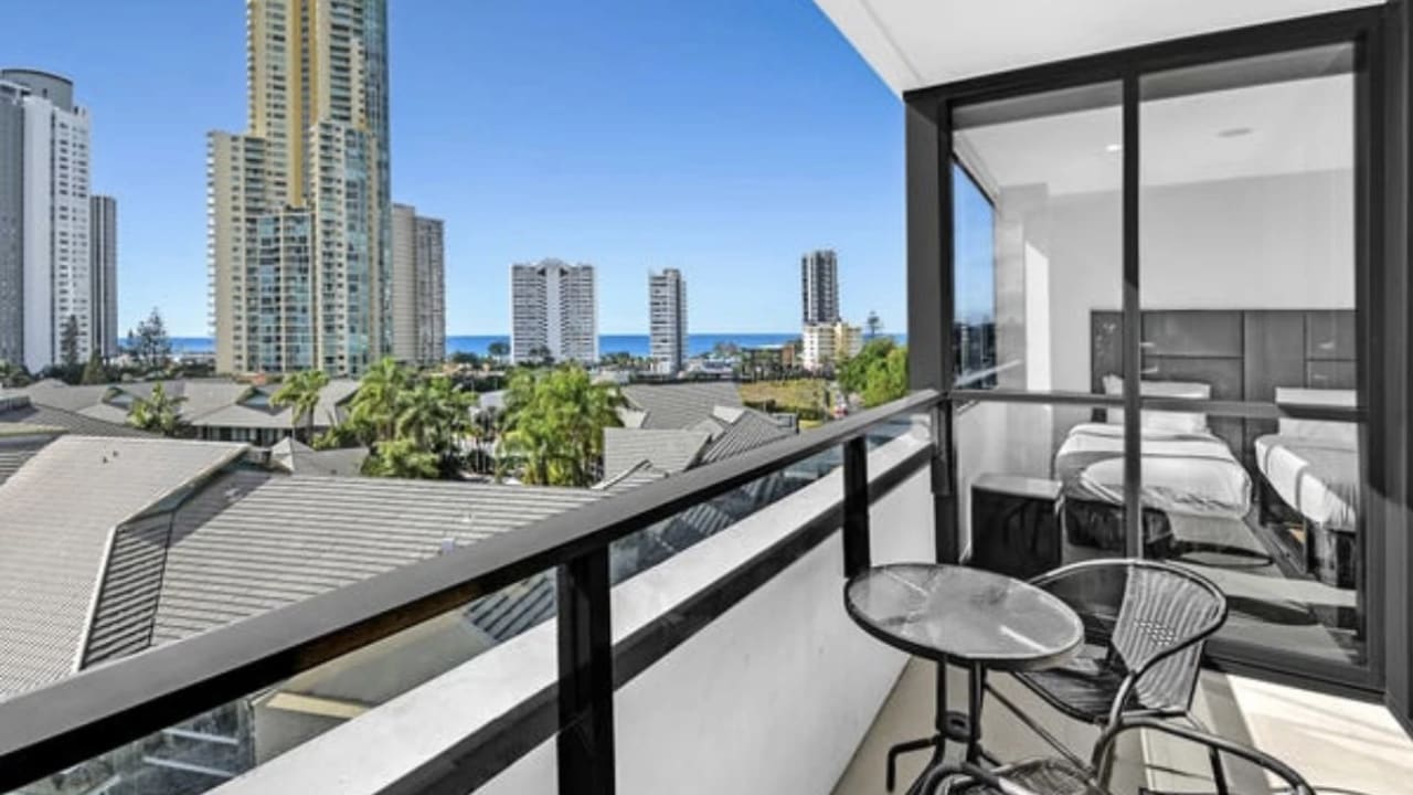 Whole property with 2 rooms for rent