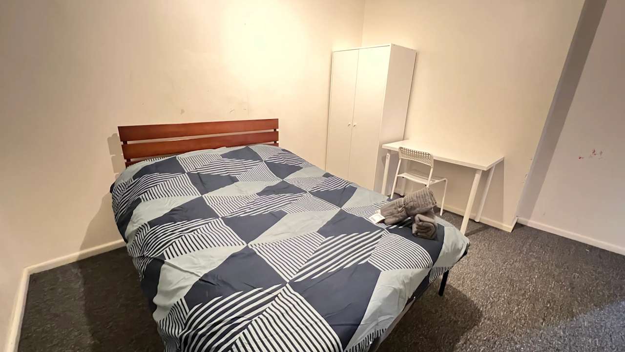 Furnished room in a share house