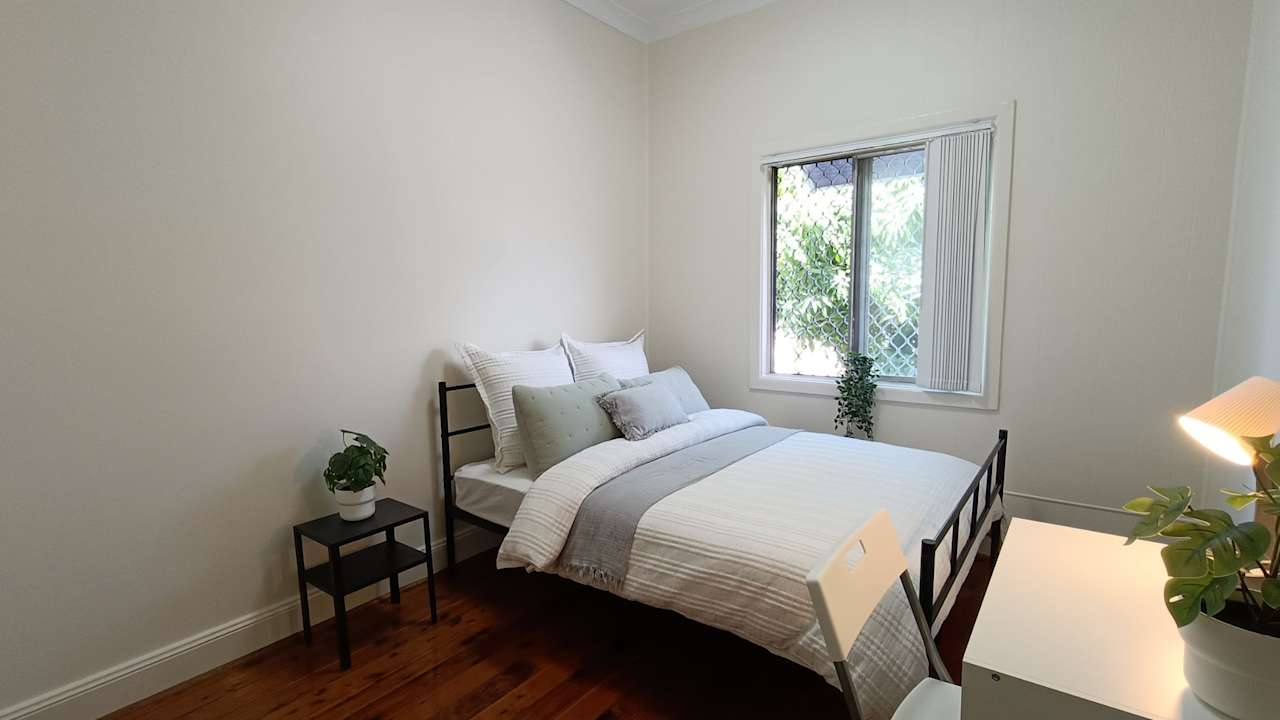 Furnished room in a flatshare