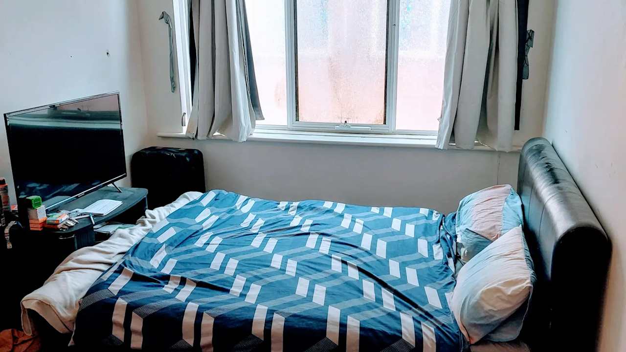 Unfurnished room in a flatshare