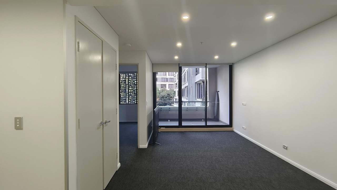 Whole property with 1 room for rent