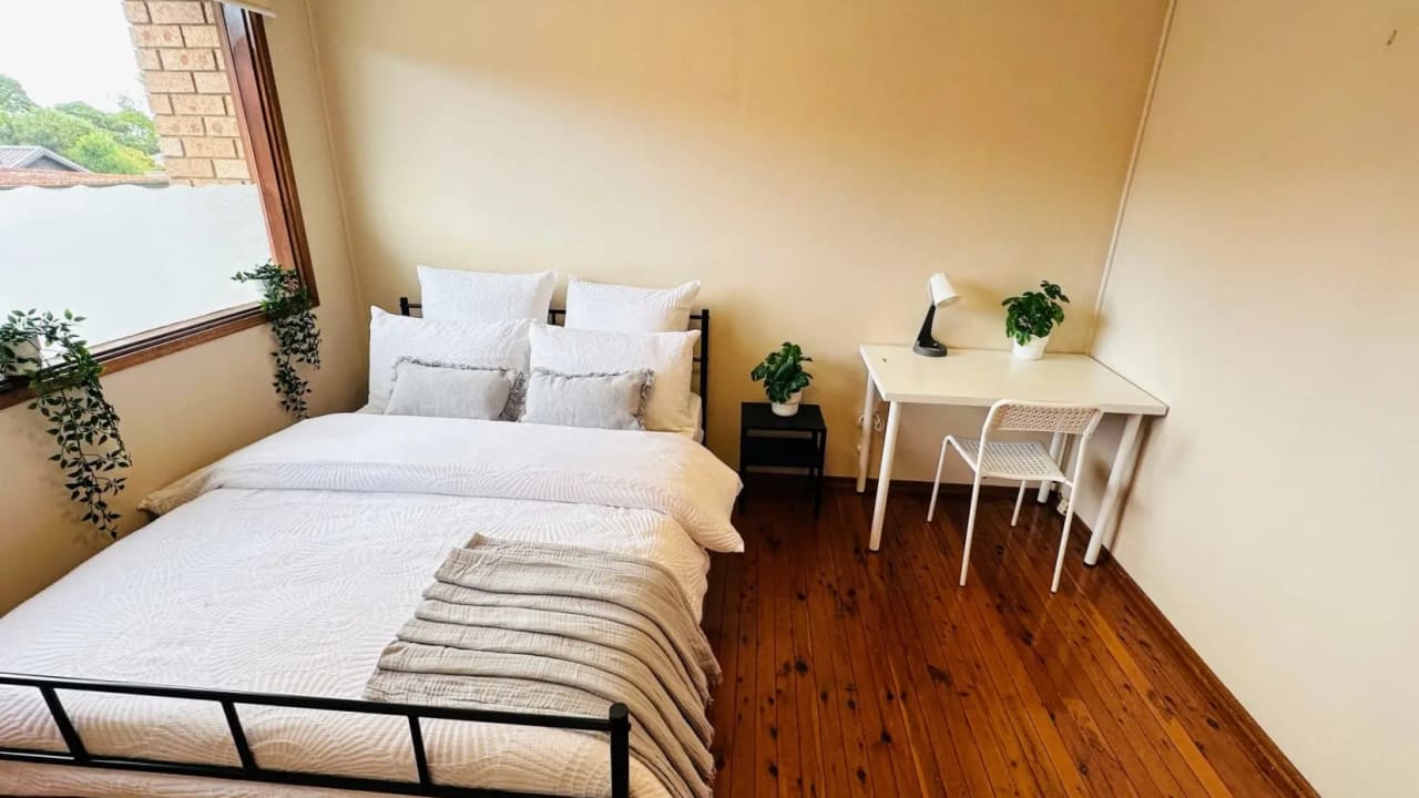 Furnished room in a share house