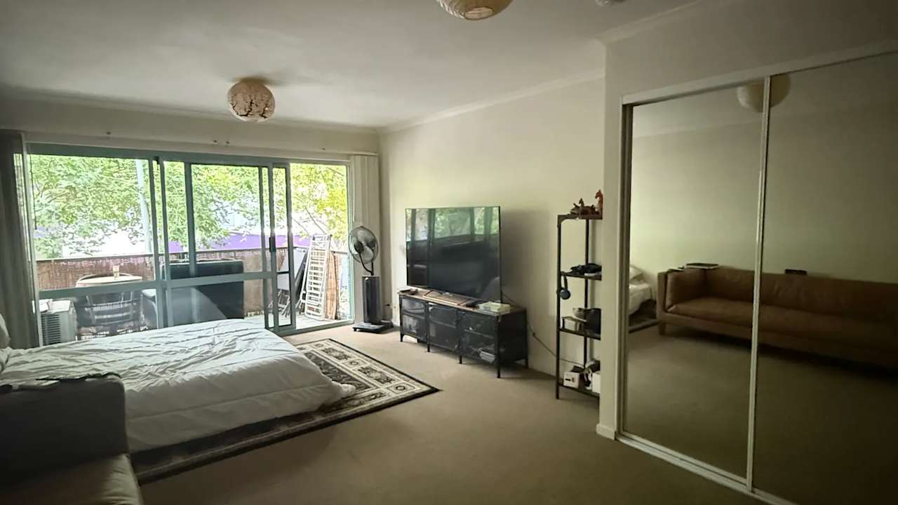 Furnished room studio flat for rent