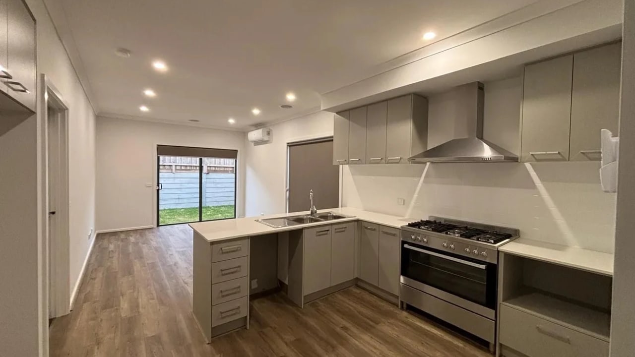 Whole property with 4 rooms for rent