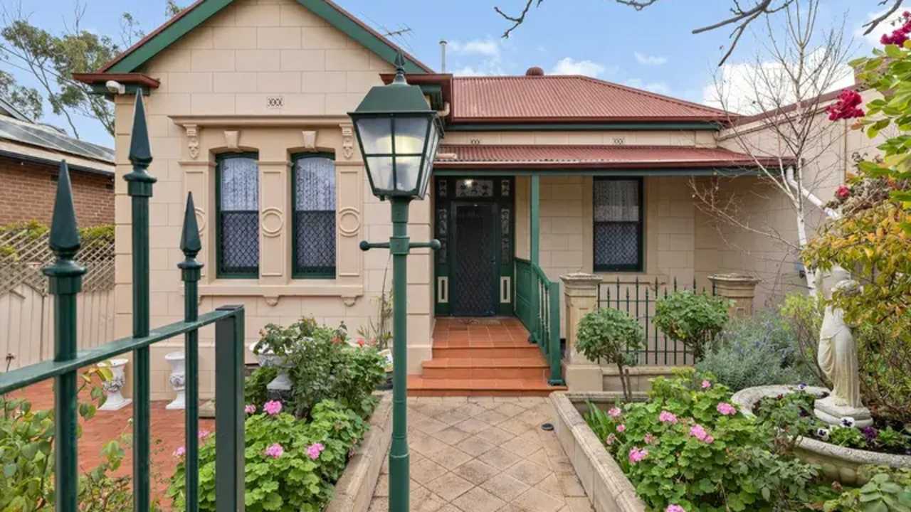 Room in a share house