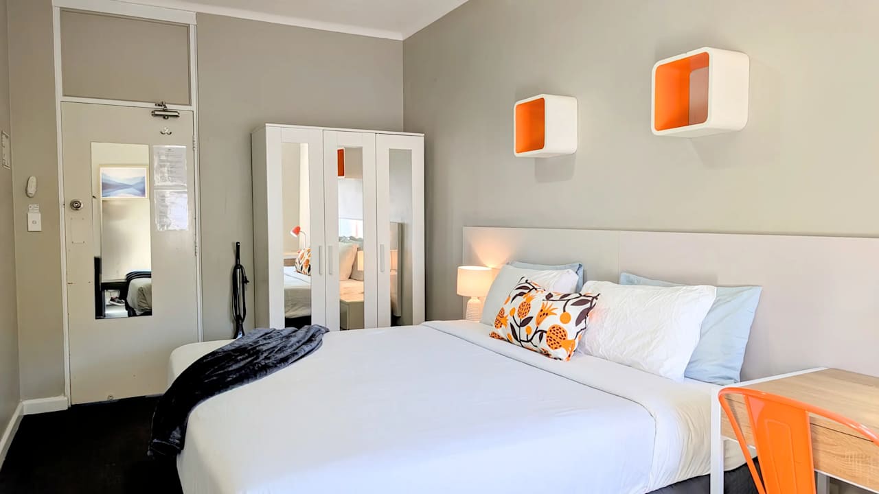 Furnished room in a share house