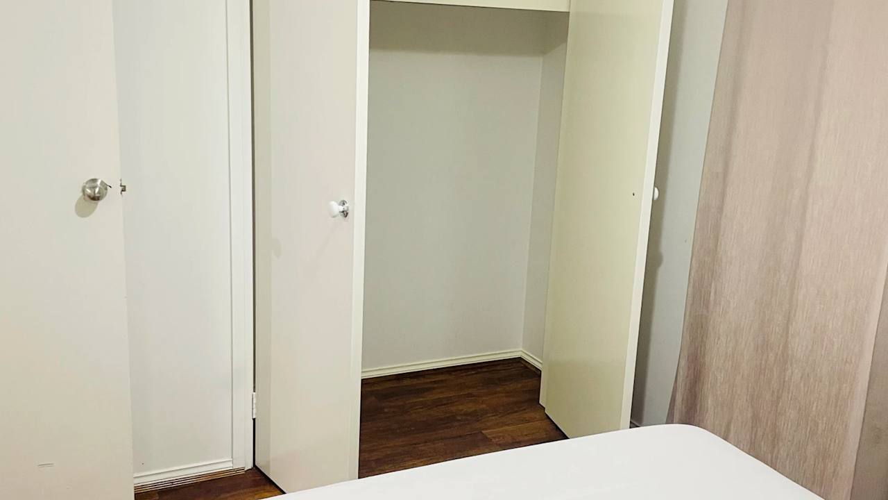 Room in a share house