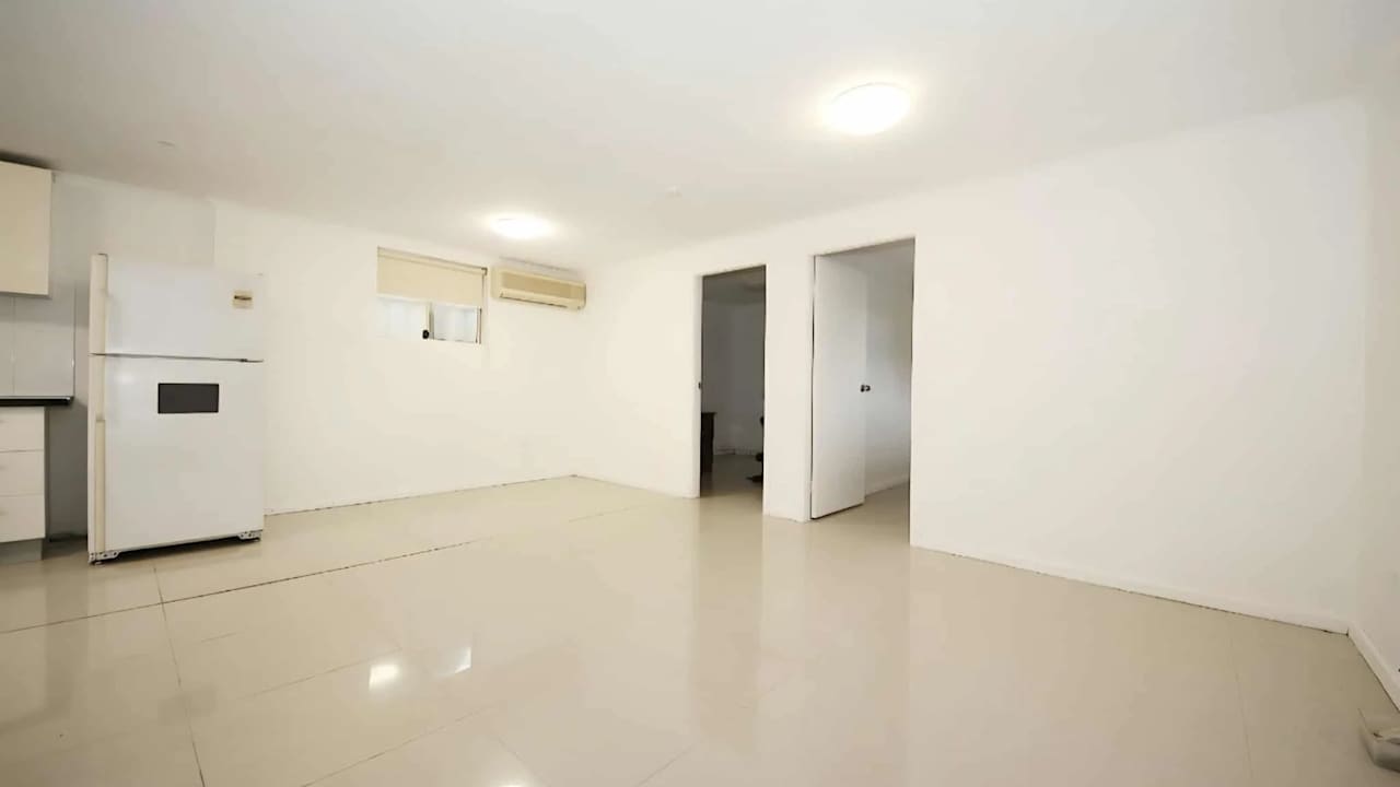Whole property with 2 rooms for rent