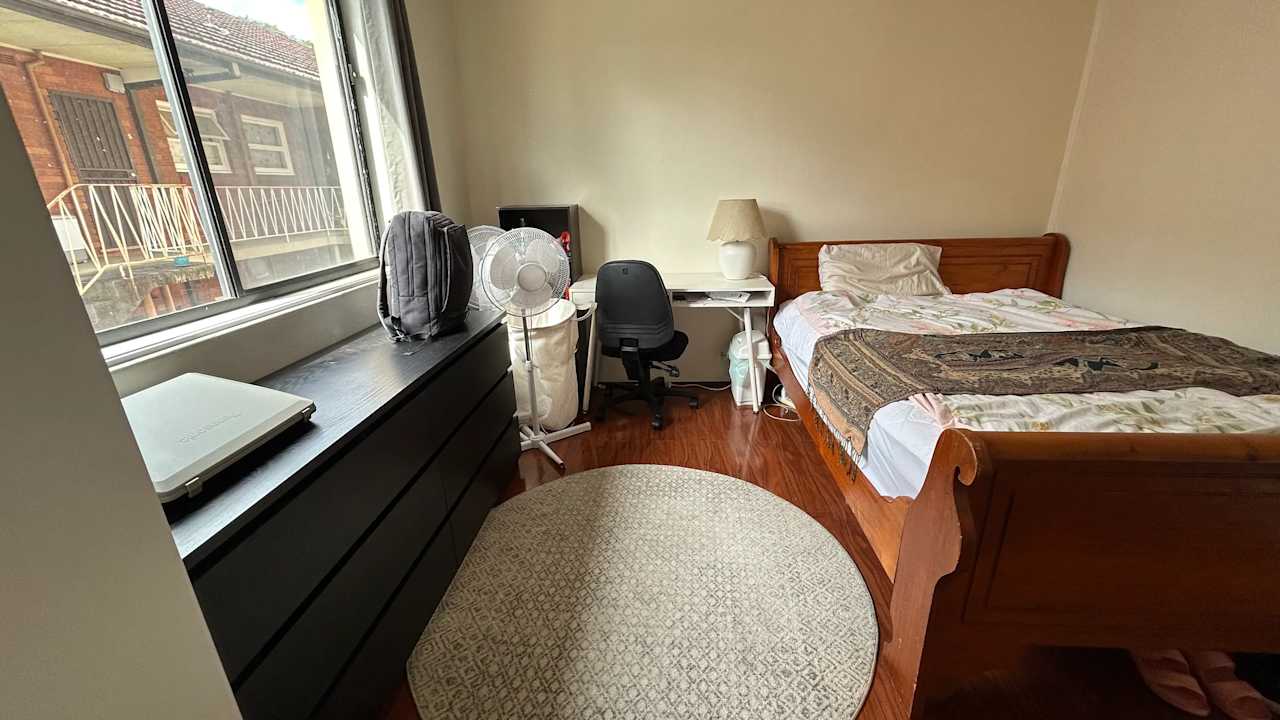 Furnished room in a flatshare