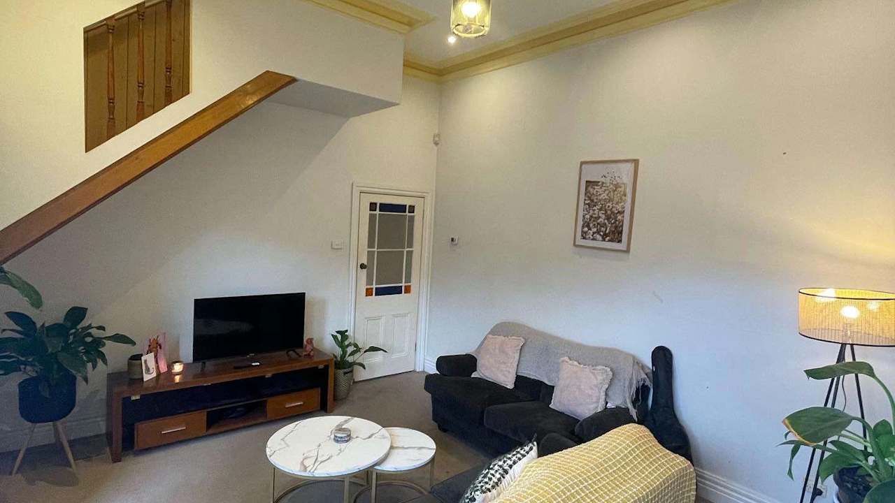Furnished room in a share house