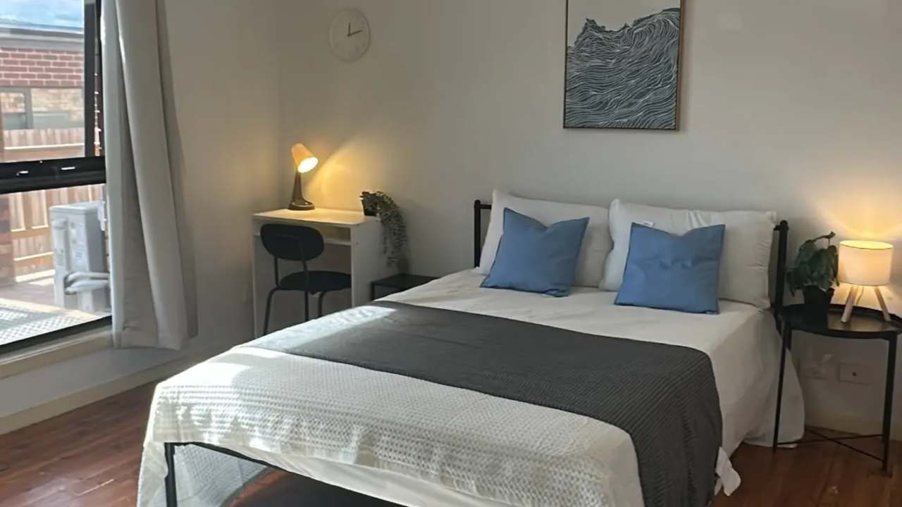 Furnished room in a share house