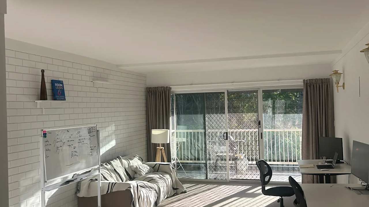 Furnished room in a flatshare