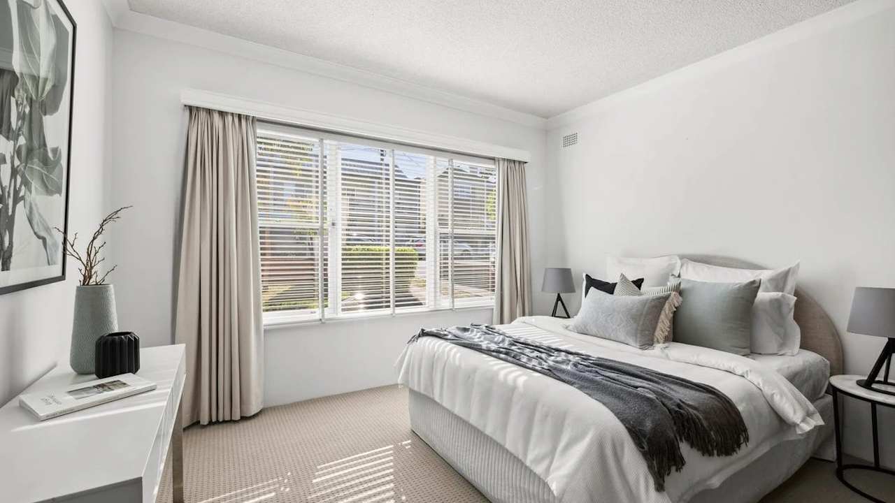 Unfurnished room in a flatshare