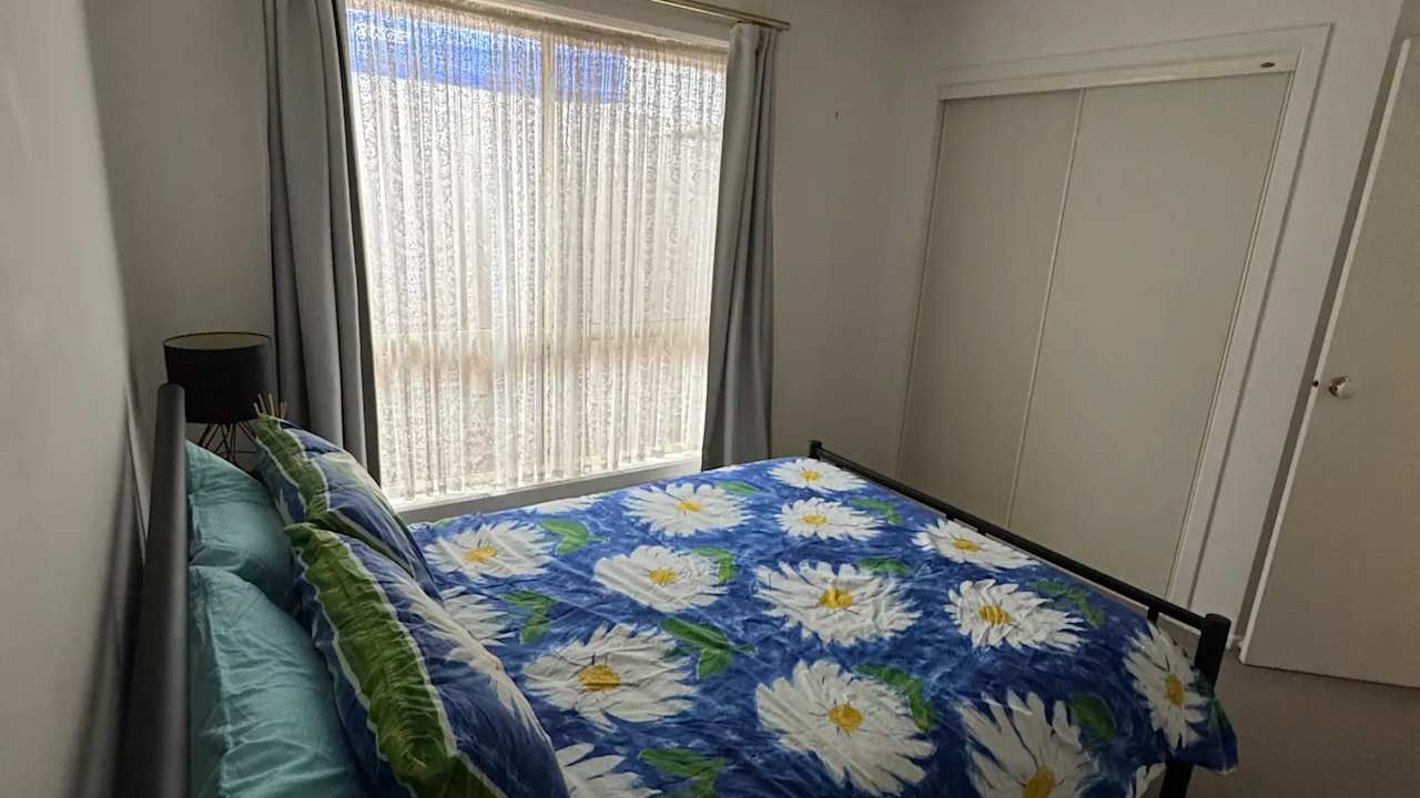 Room in a share house