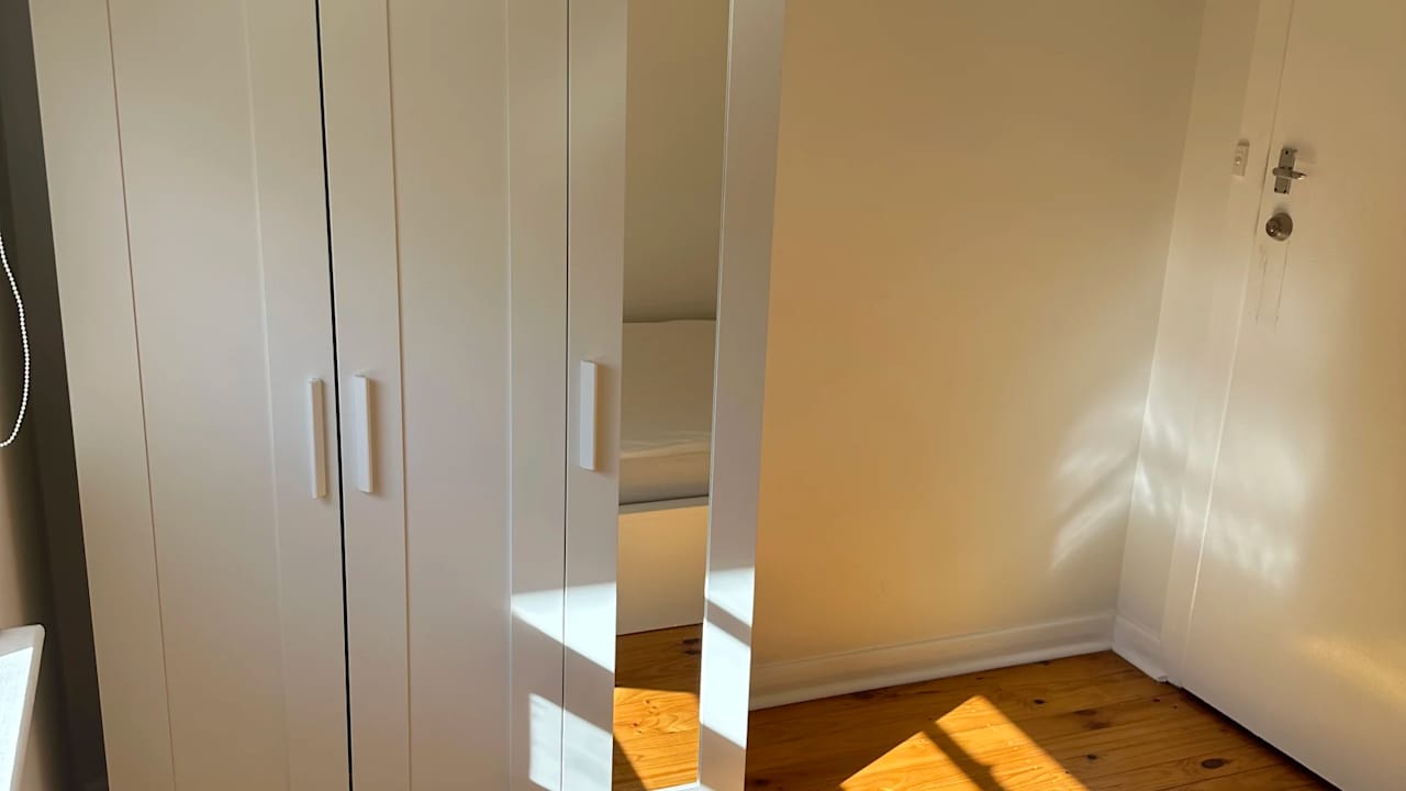 Furnished room in a share house