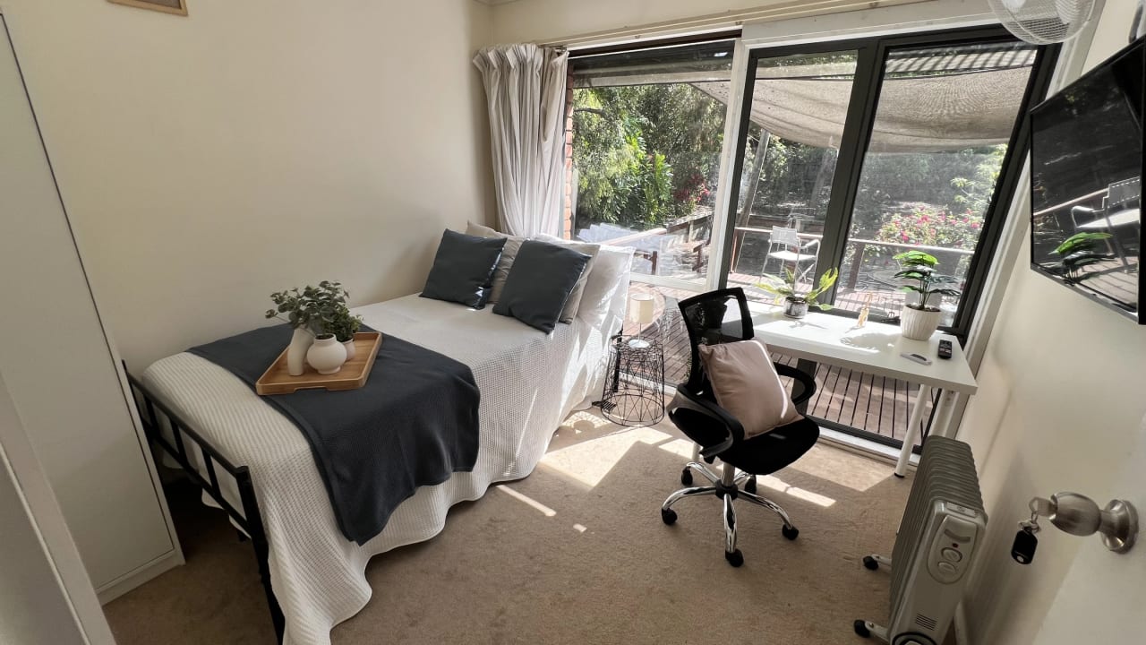 Furnished room in a share house