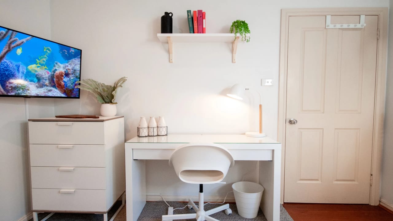 Furnished room in a share house