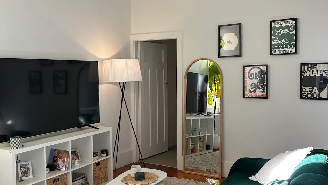 Furnished room in a flatshare