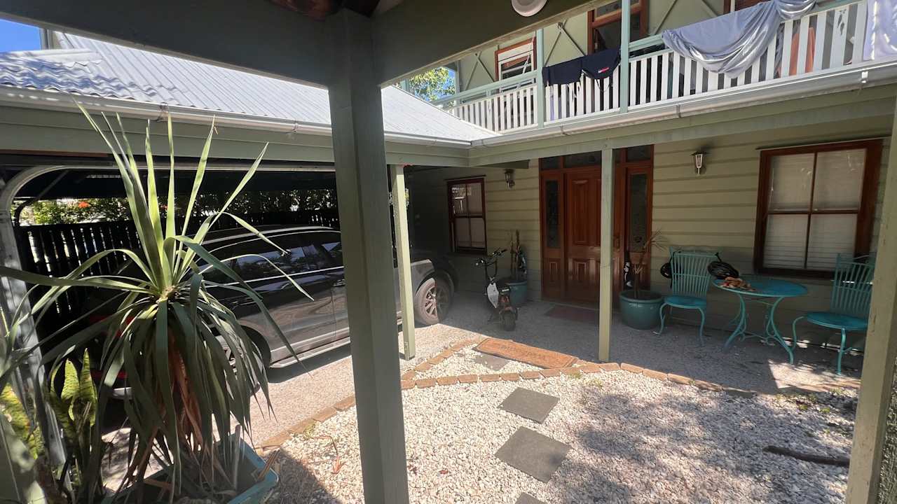 Room in a share house
