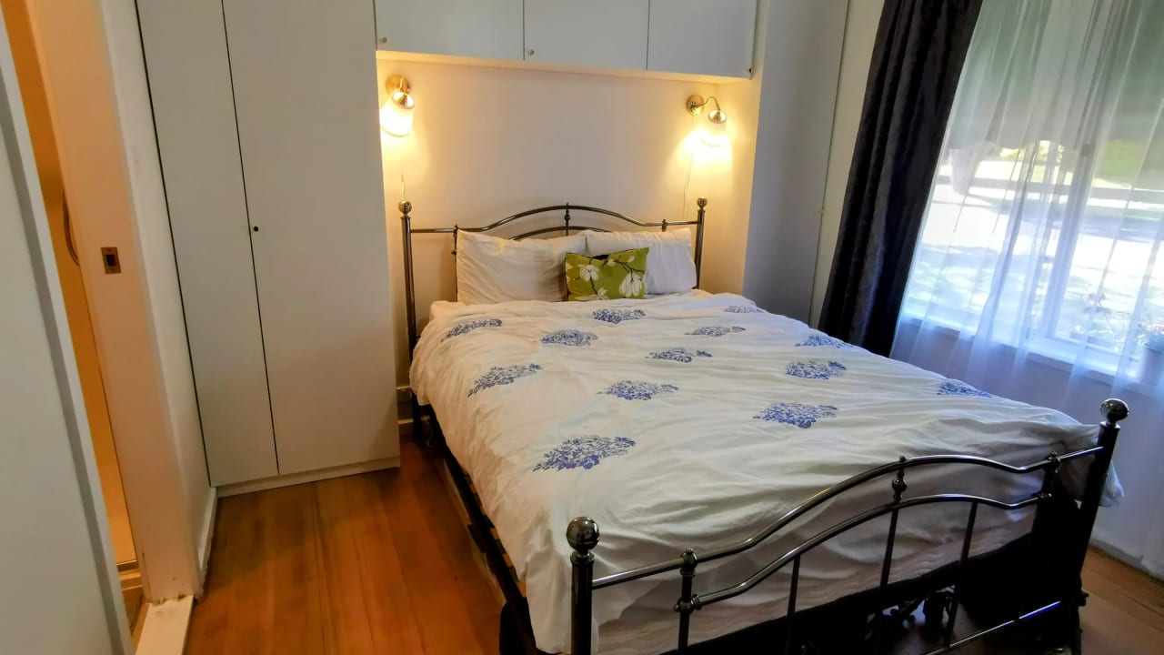 Room with ensuite in a share house