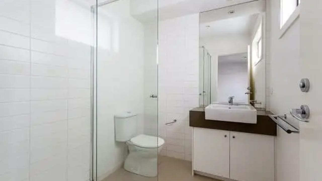 Furnished room with own bathroom