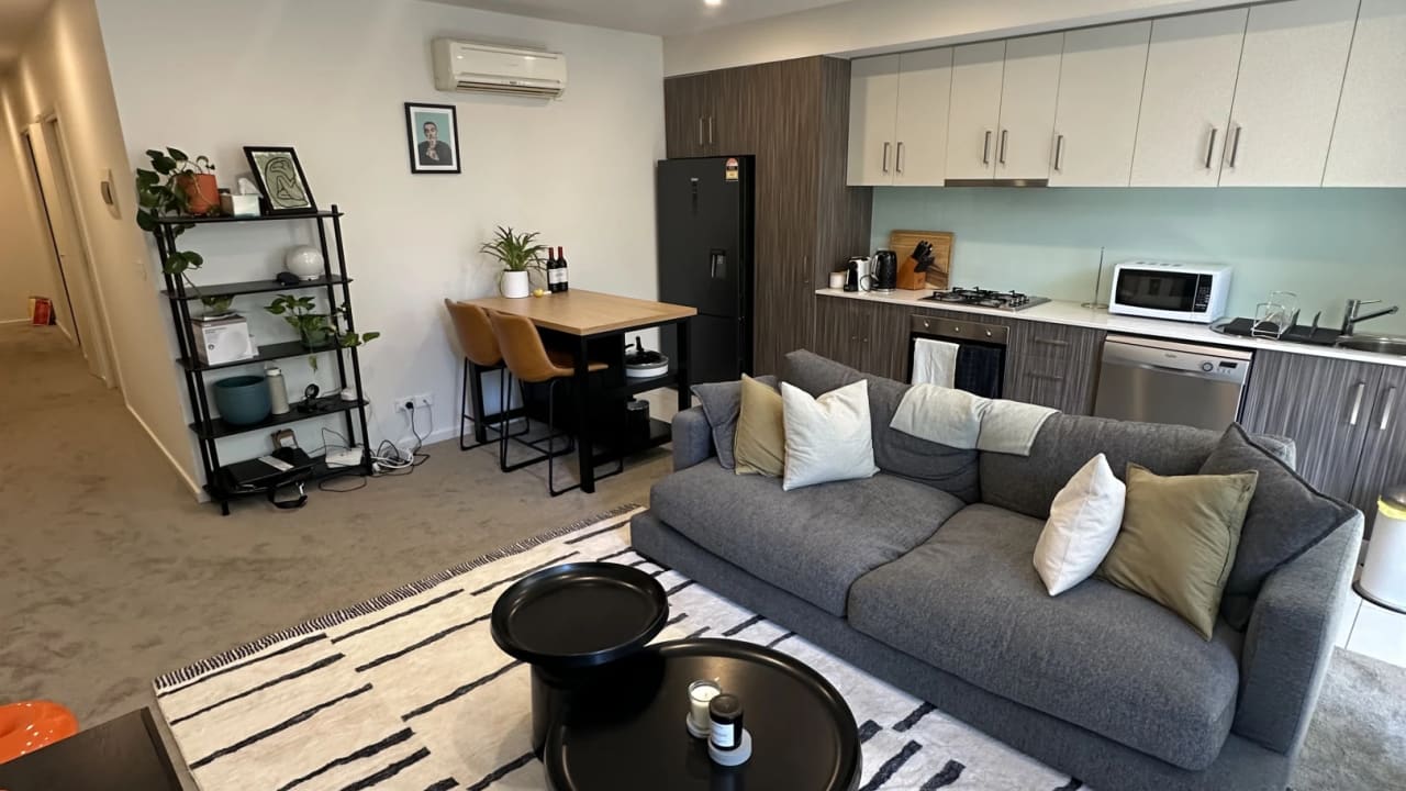 Furnished room in a flatshare