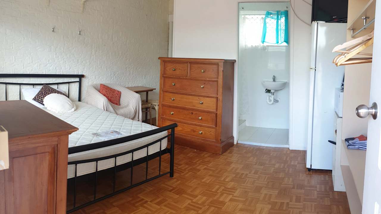 Furnished room with own bathroom