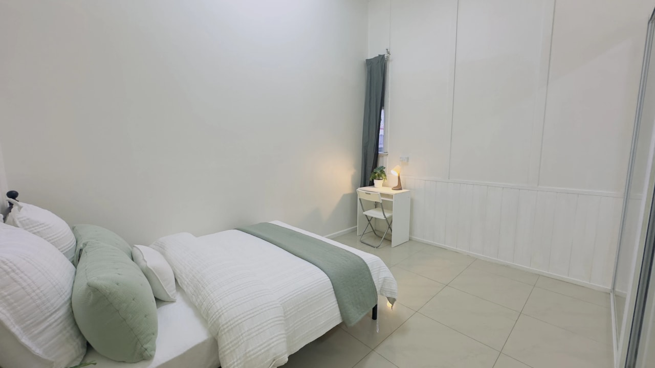 Whole property with 6 rooms for rent