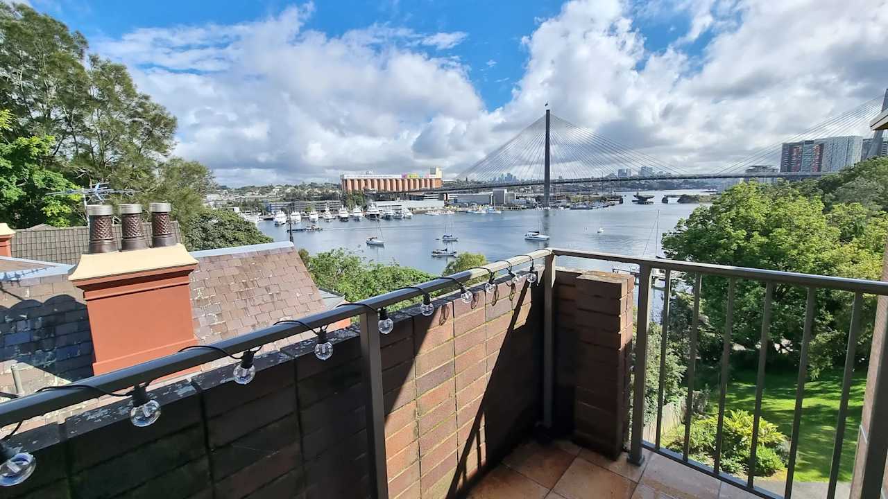 Unfurnished room in a flatshare