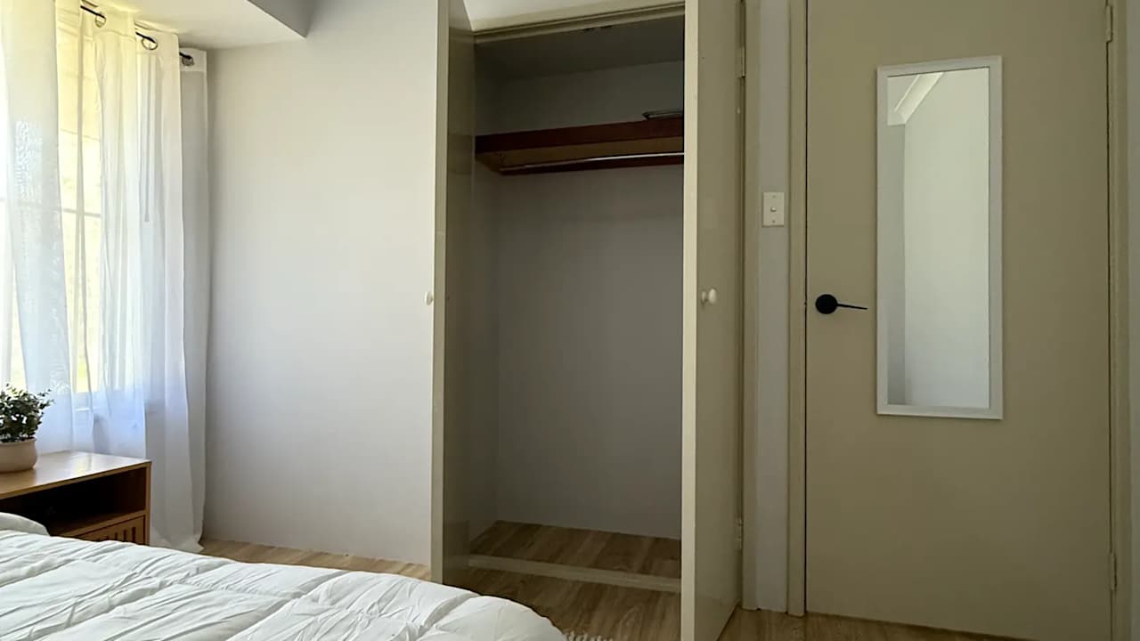 Furnished room in a share house