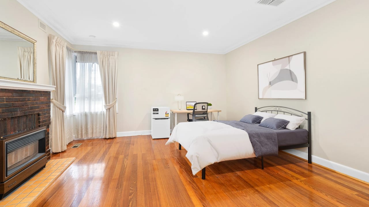 Furnished room in a share house