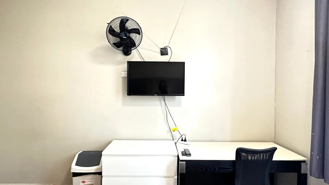 Furnished room in a share house