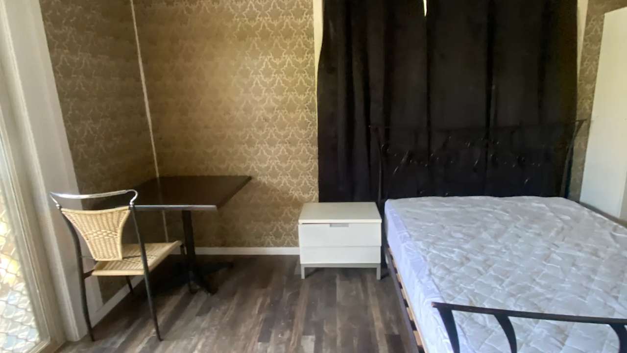 Furnished room studio flat for rent