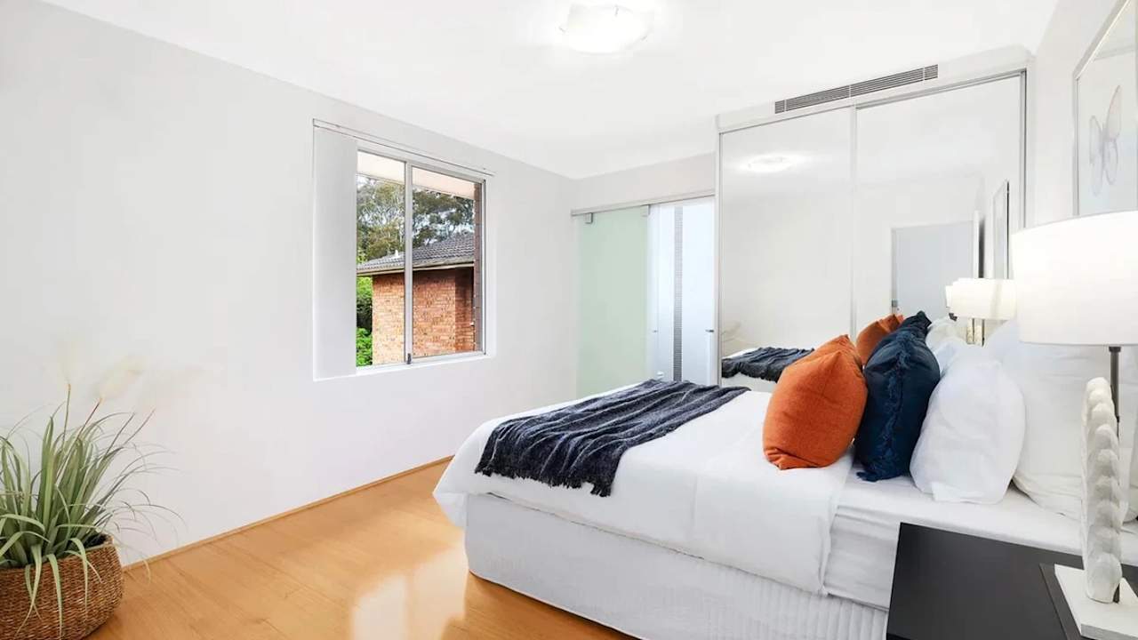 Unfurnished room with own bathroom