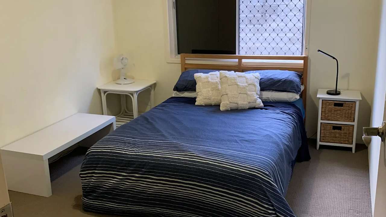Furnished room in a flatshare