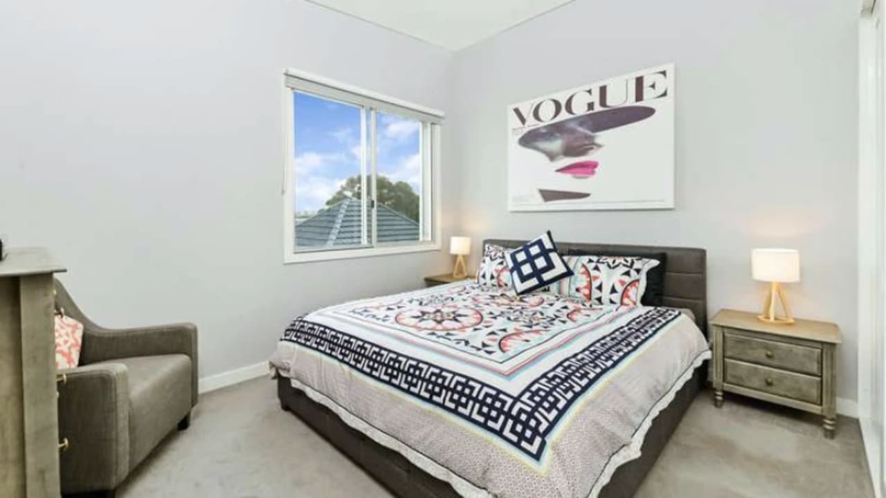 Furnished room in a share house