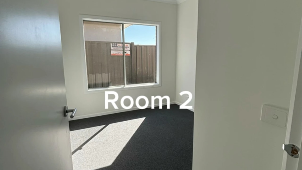Room in a share house
